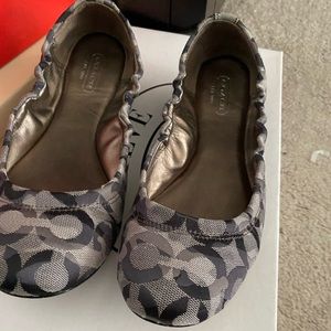 Size 8.5 black & grey coach flats